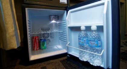 Can You Lay a Mini Fridge on Its Side to Transport It Easily?