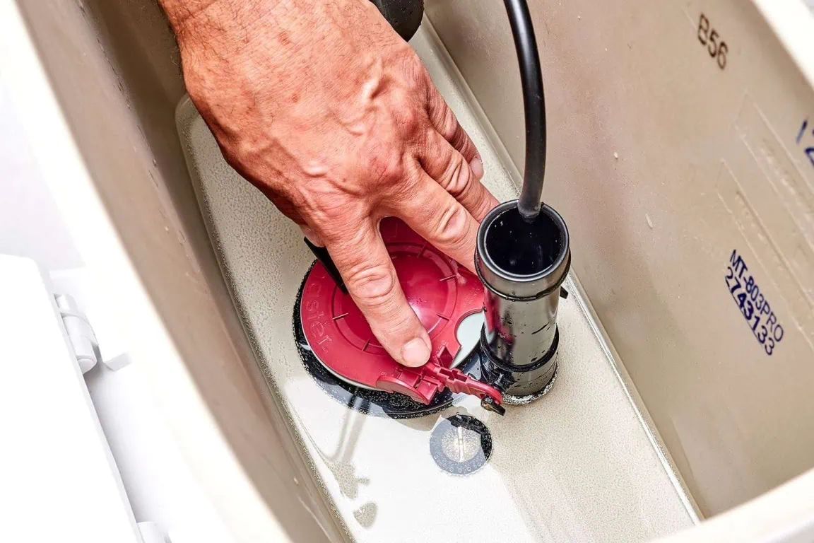 Accidentally Flushed Toilet When Water Was Off? (Guide!)